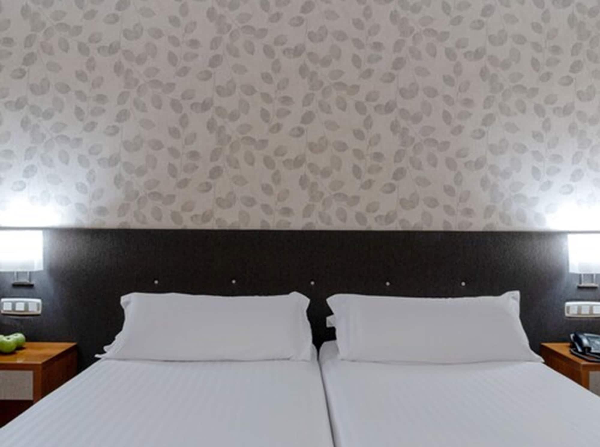 לאס רוסאס דה מדריד Hotel Plaza Las Matas מראה חיצוני תמונה