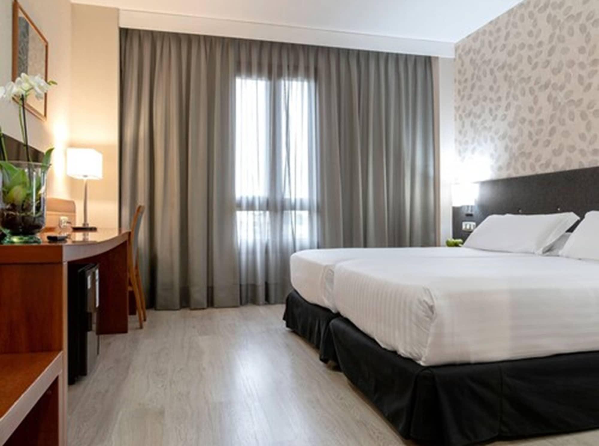לאס רוסאס דה מדריד Hotel Plaza Las Matas מראה חיצוני תמונה