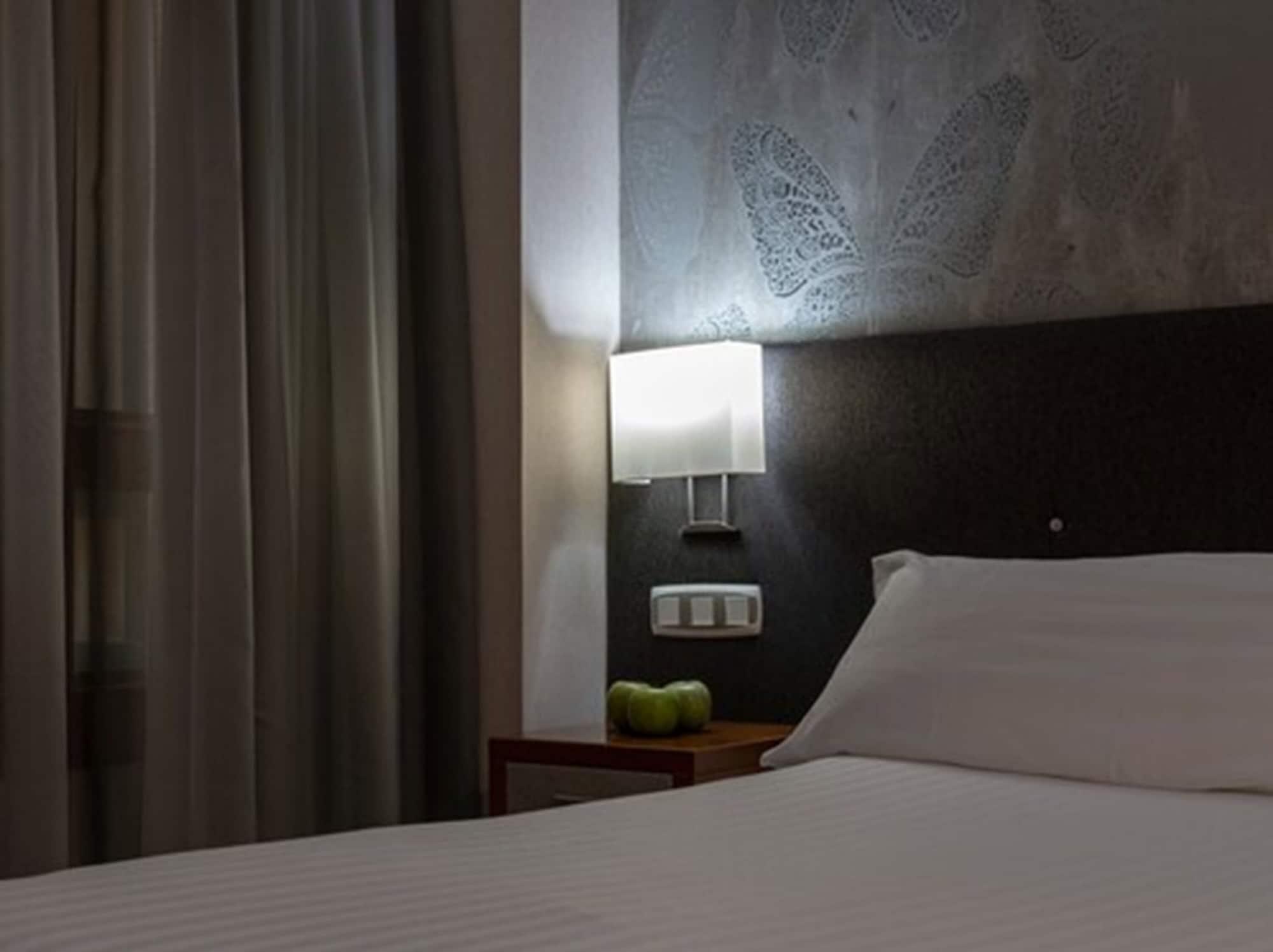 לאס רוסאס דה מדריד Hotel Plaza Las Matas מראה חיצוני תמונה