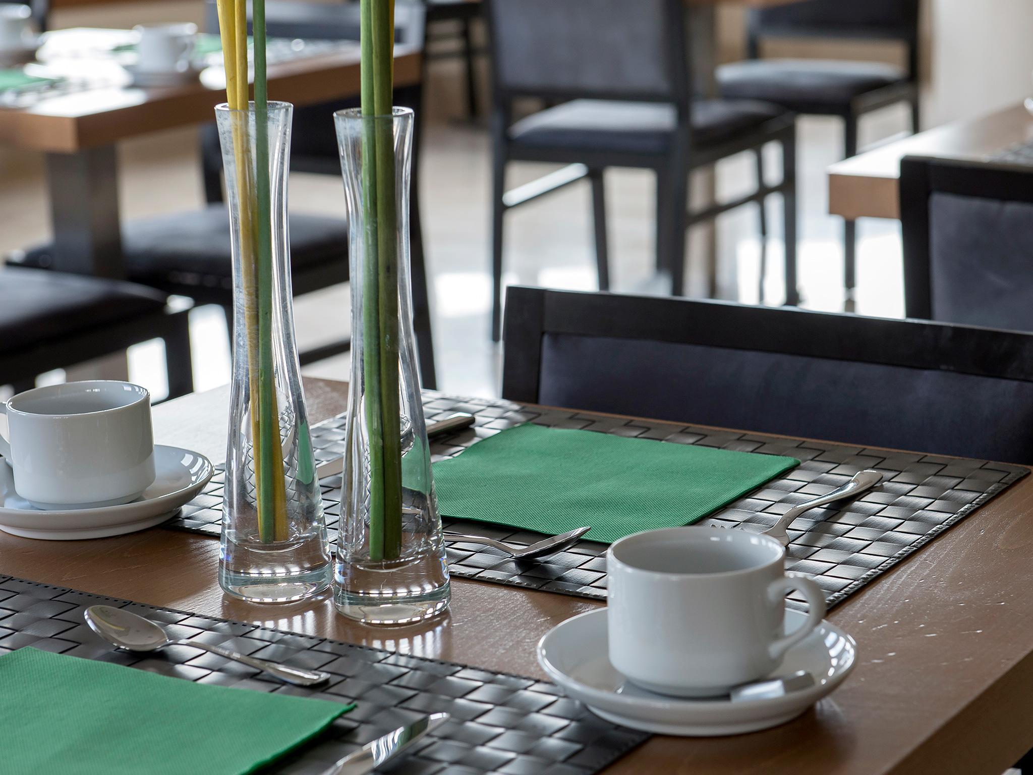 לאס רוסאס דה מדריד Hotel Plaza Las Matas מראה חיצוני תמונה