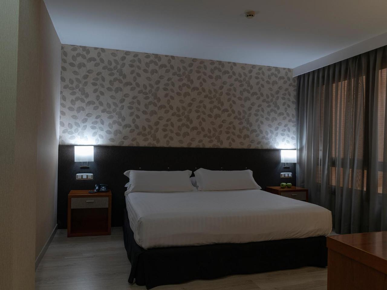 לאס רוסאס דה מדריד Hotel Plaza Las Matas מראה חיצוני תמונה