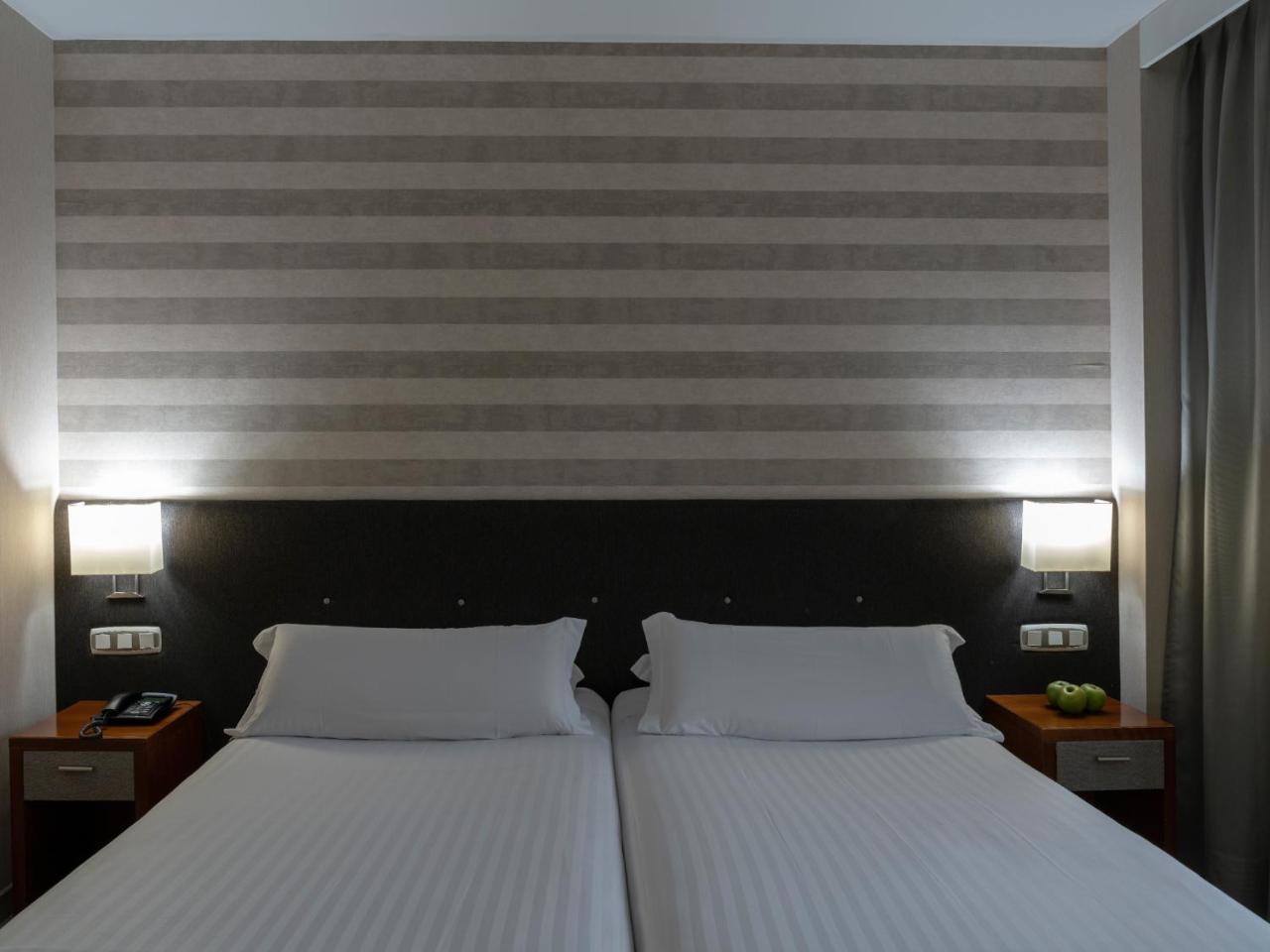 לאס רוסאס דה מדריד Hotel Plaza Las Matas מראה חיצוני תמונה