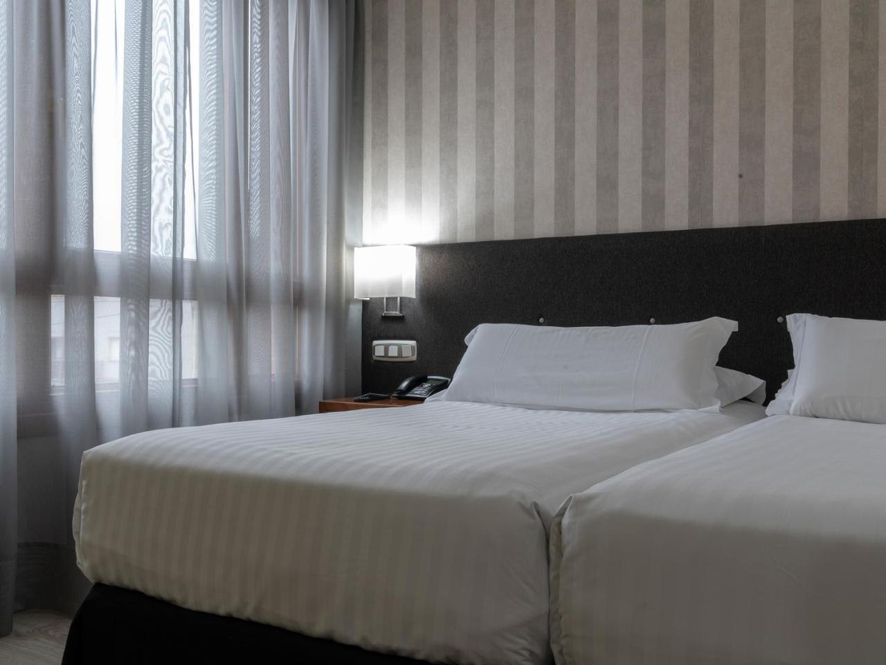 לאס רוסאס דה מדריד Hotel Plaza Las Matas מראה חיצוני תמונה