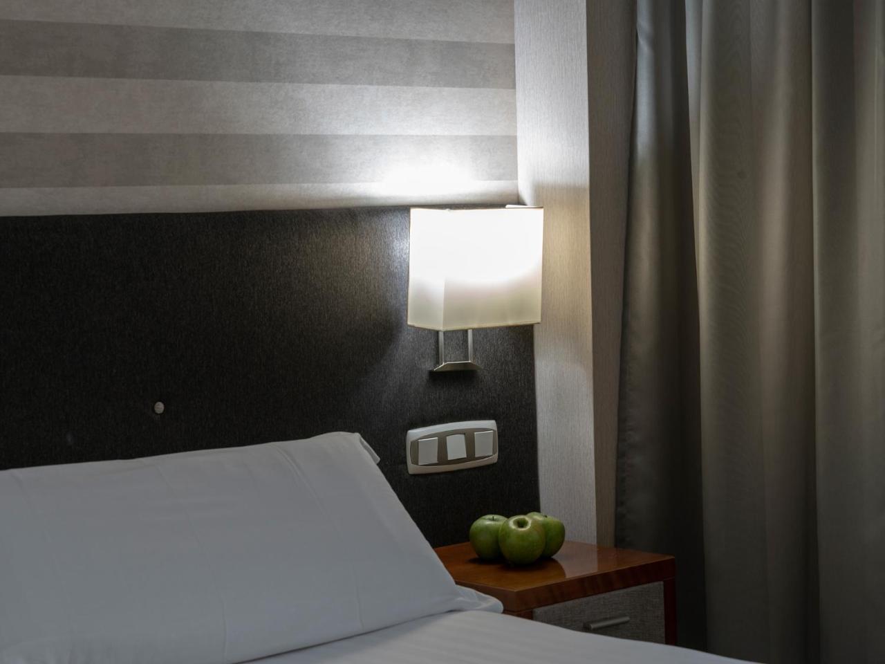 לאס רוסאס דה מדריד Hotel Plaza Las Matas מראה חיצוני תמונה